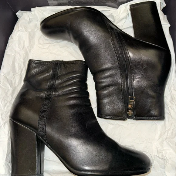 Prada Black Heeled Leather Boots - Picture 5 of 16